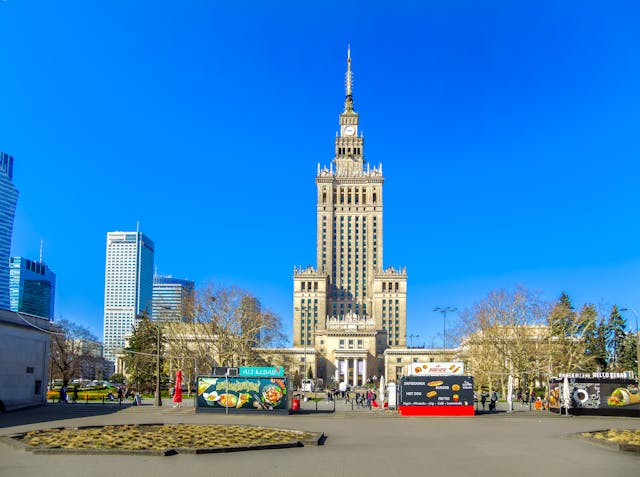 Wycieczka szkolna do Warszawy – jak zaplanować trzy dni pełne wrażeń?